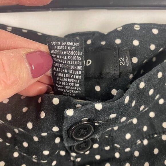 Torrid Navy Polk A Dot Cuff Chino Shorts Women's Size 22. - Picture 6 of 6